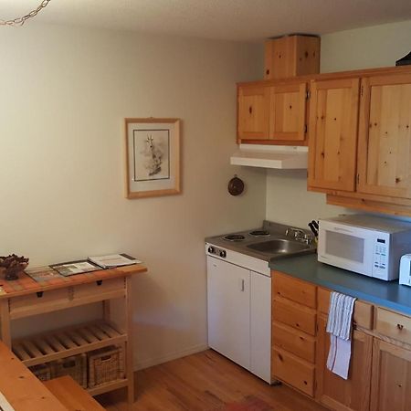 Wettstone Guest Ranch Bed and Breakfast Bridge Lake Værelse billede