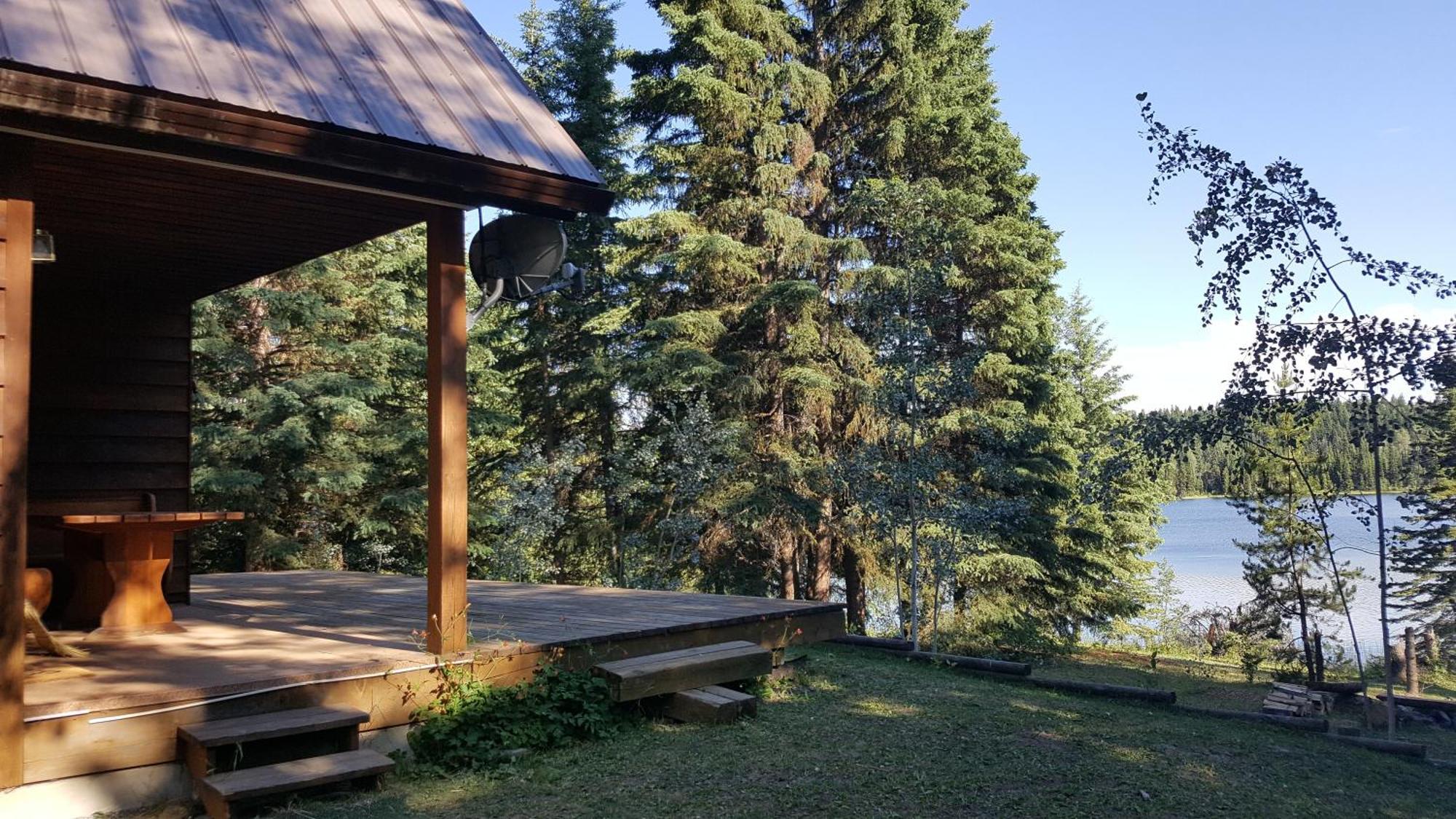 Wettstone Guest Ranch Bed and Breakfast Bridge Lake Værelse billede