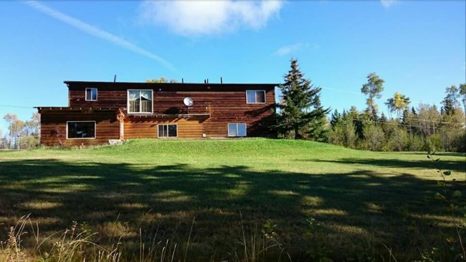 Wettstone Guest Ranch Bed and Breakfast Bridge Lake Værelse billede