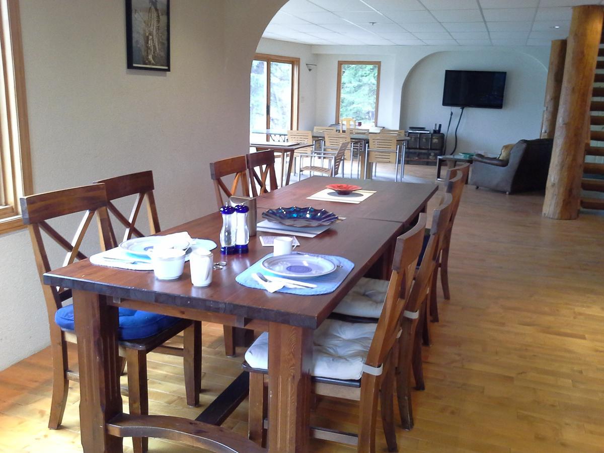 Wettstone Guest Ranch Bed and Breakfast Bridge Lake Eksteriør billede