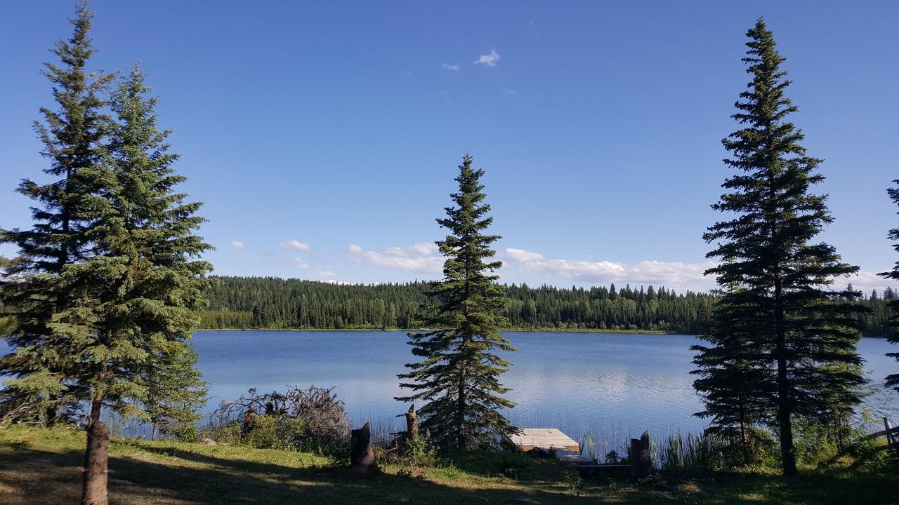 Wettstone Guest Ranch Bed and Breakfast Bridge Lake Eksteriør billede